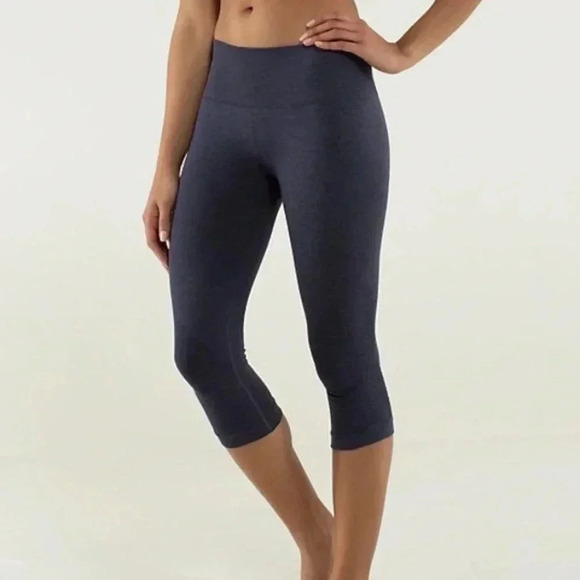 Lululemon 🍋In the Flow II Crop Capri Leggi… - Picture 1 of 8